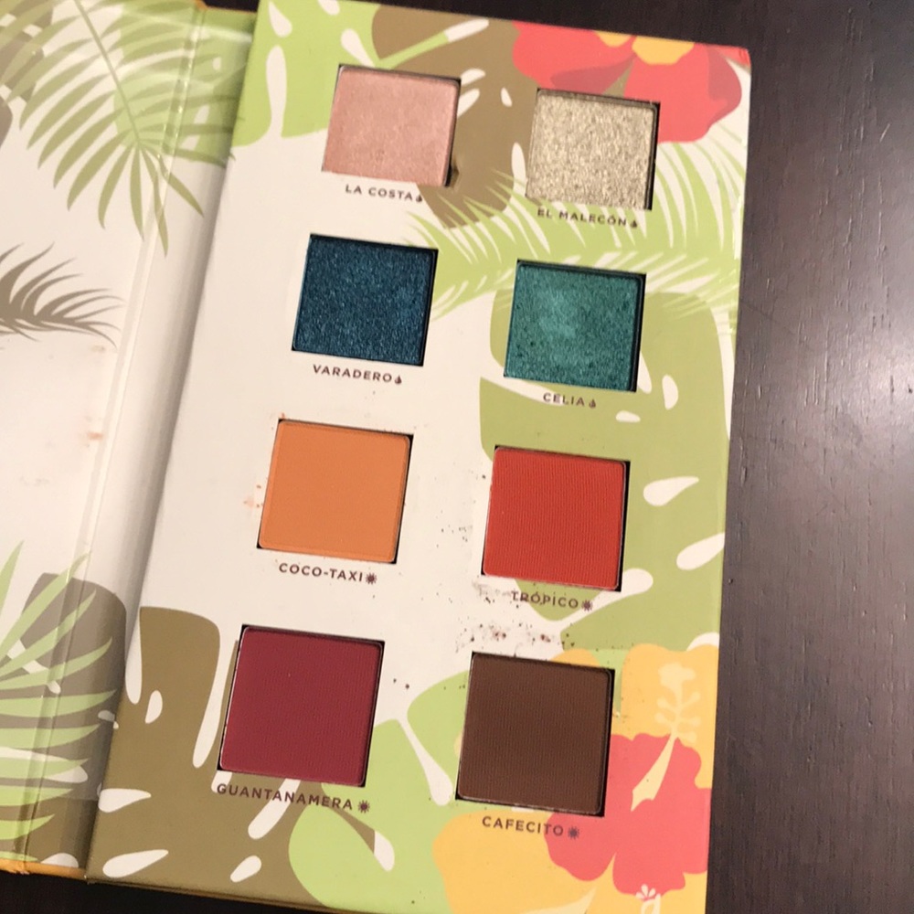 Reina Del Caribe eyeshadow palette Vol 1.
